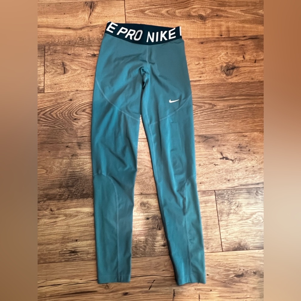 Turquoise nike pro leggings